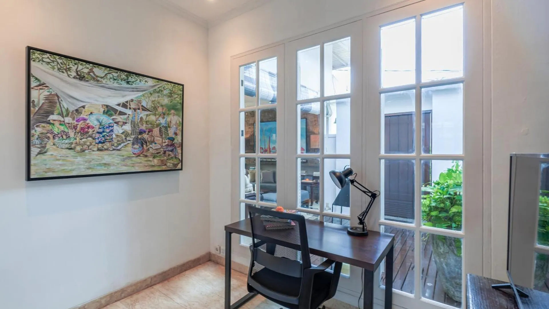 Mosan House: Art-Filled Gem Near Beach & Seminyak Square Indonesia