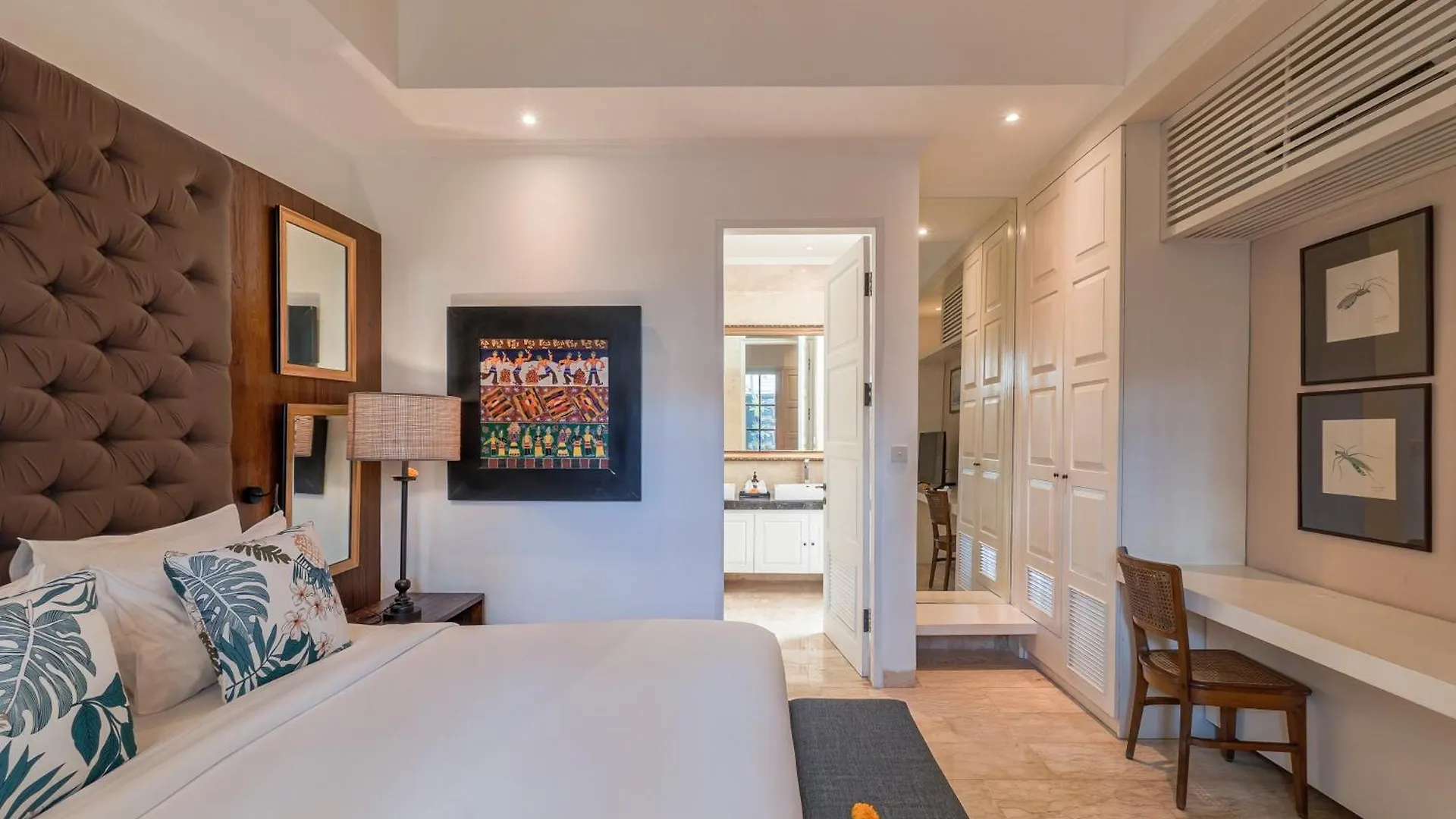 Mosan House: Art-Filled Gem Near Beach & Seminyak Square Villa Seminyak (Bali)