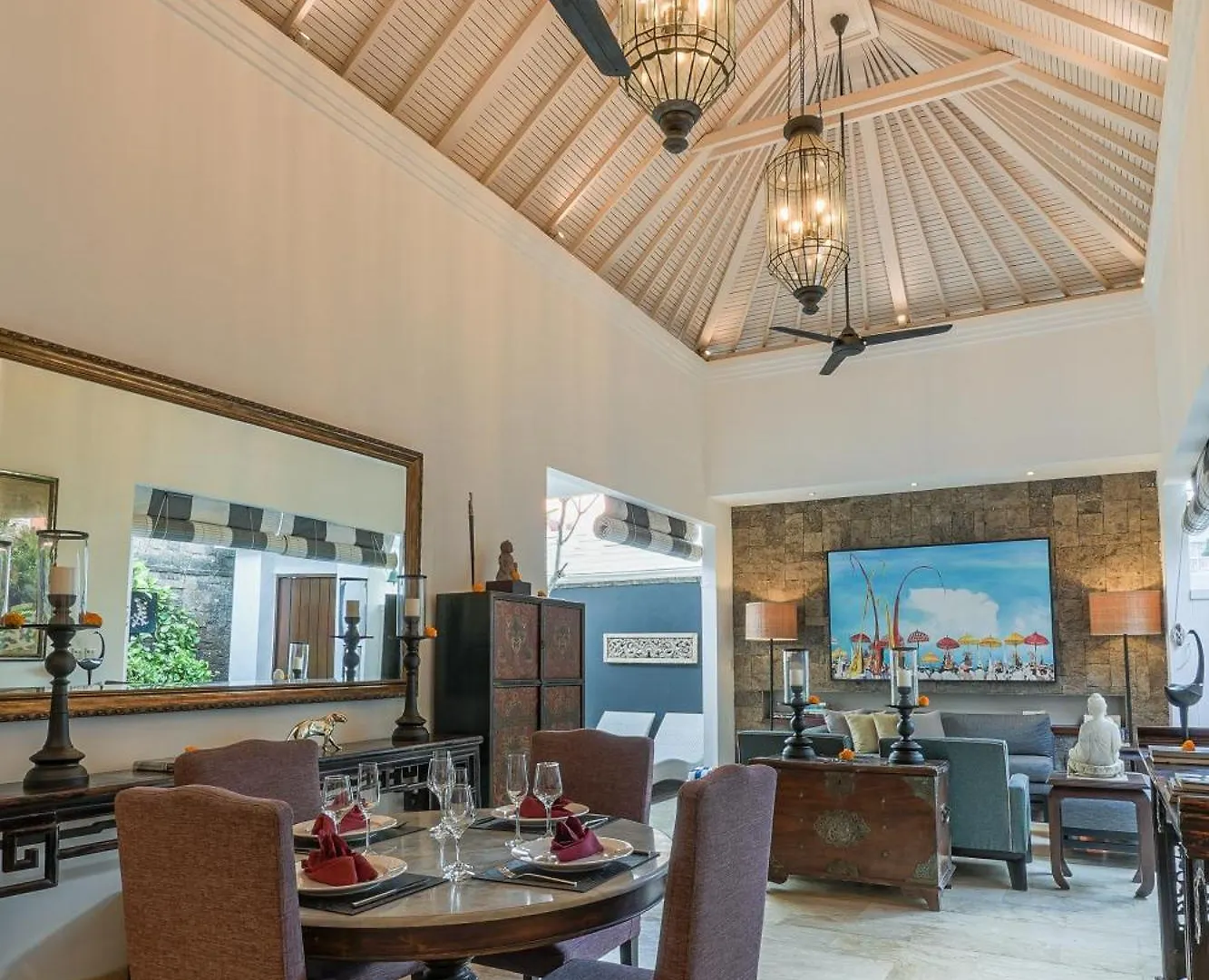 Mosan House: Art-Filled Gem Near Beach & Seminyak Square