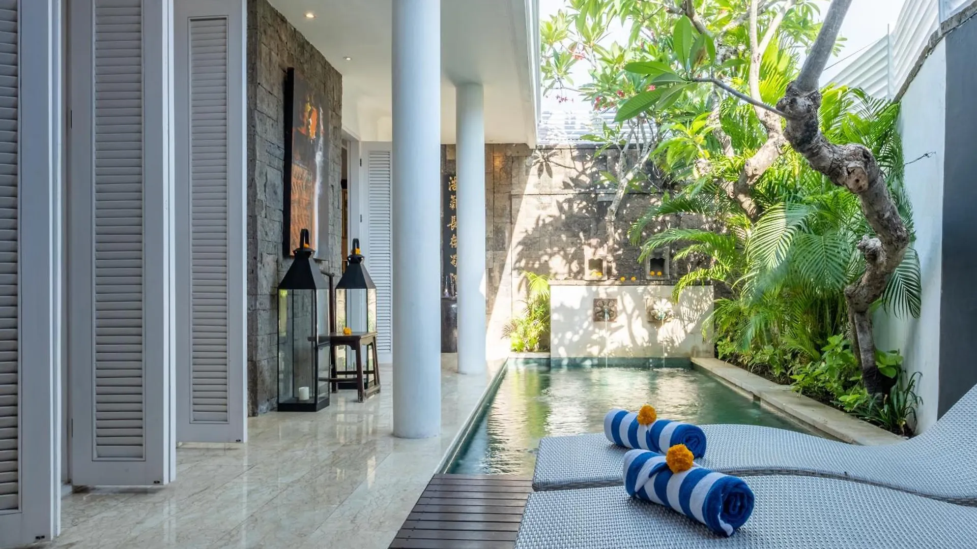 Villa Mosan House: Art-Filled Gem Near Beach & Seminyak Square