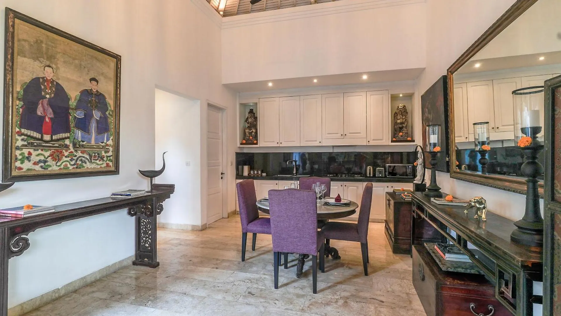 Mosan House: Art-Filled Gem Near Beach & Seminyak Square
