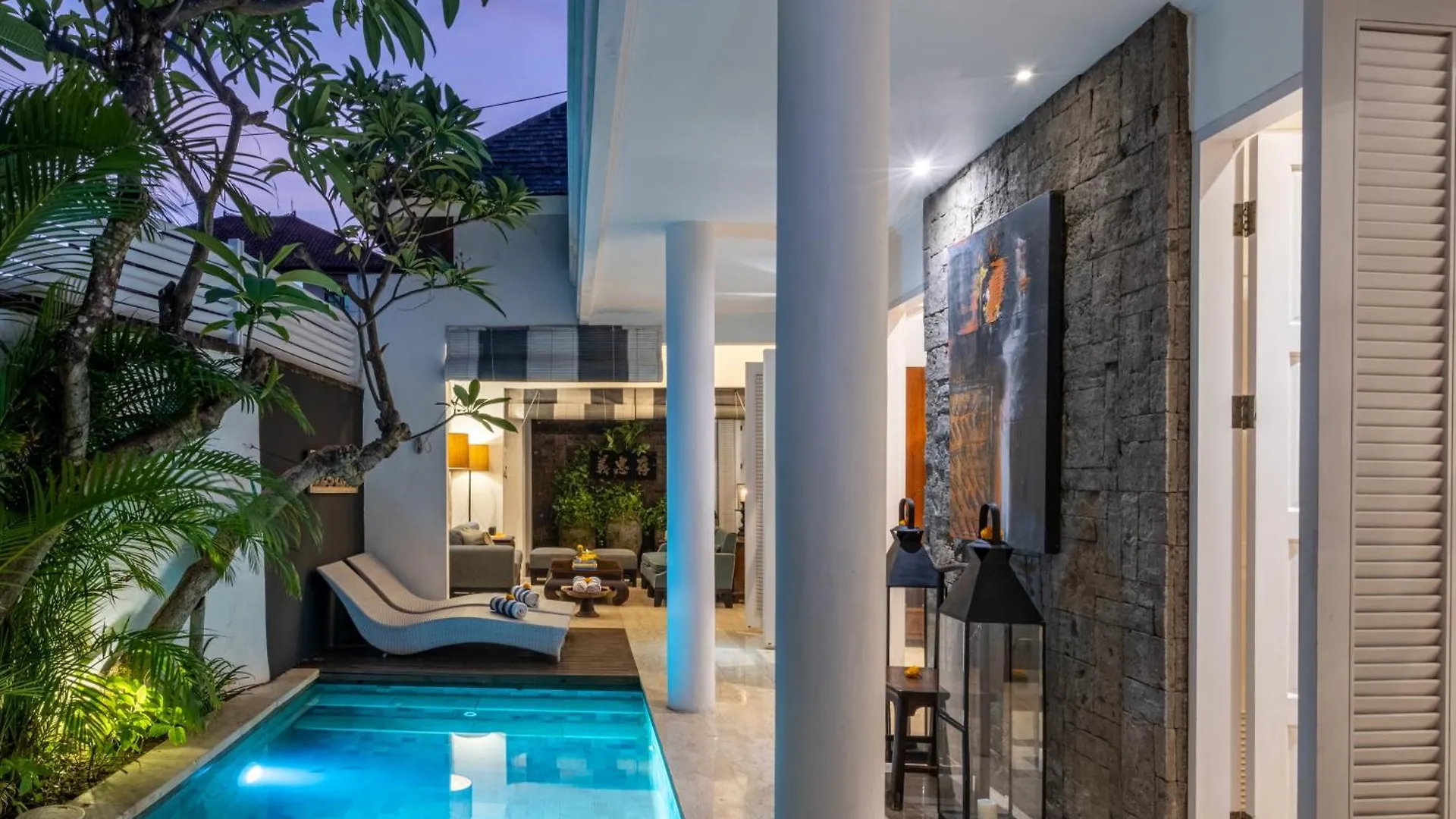 Vila Mosan House - Unique Art-Filled Gem In Perfect Location A Short Walk From The Beach Or Seminyak Square Including Ac Office For Remote Working