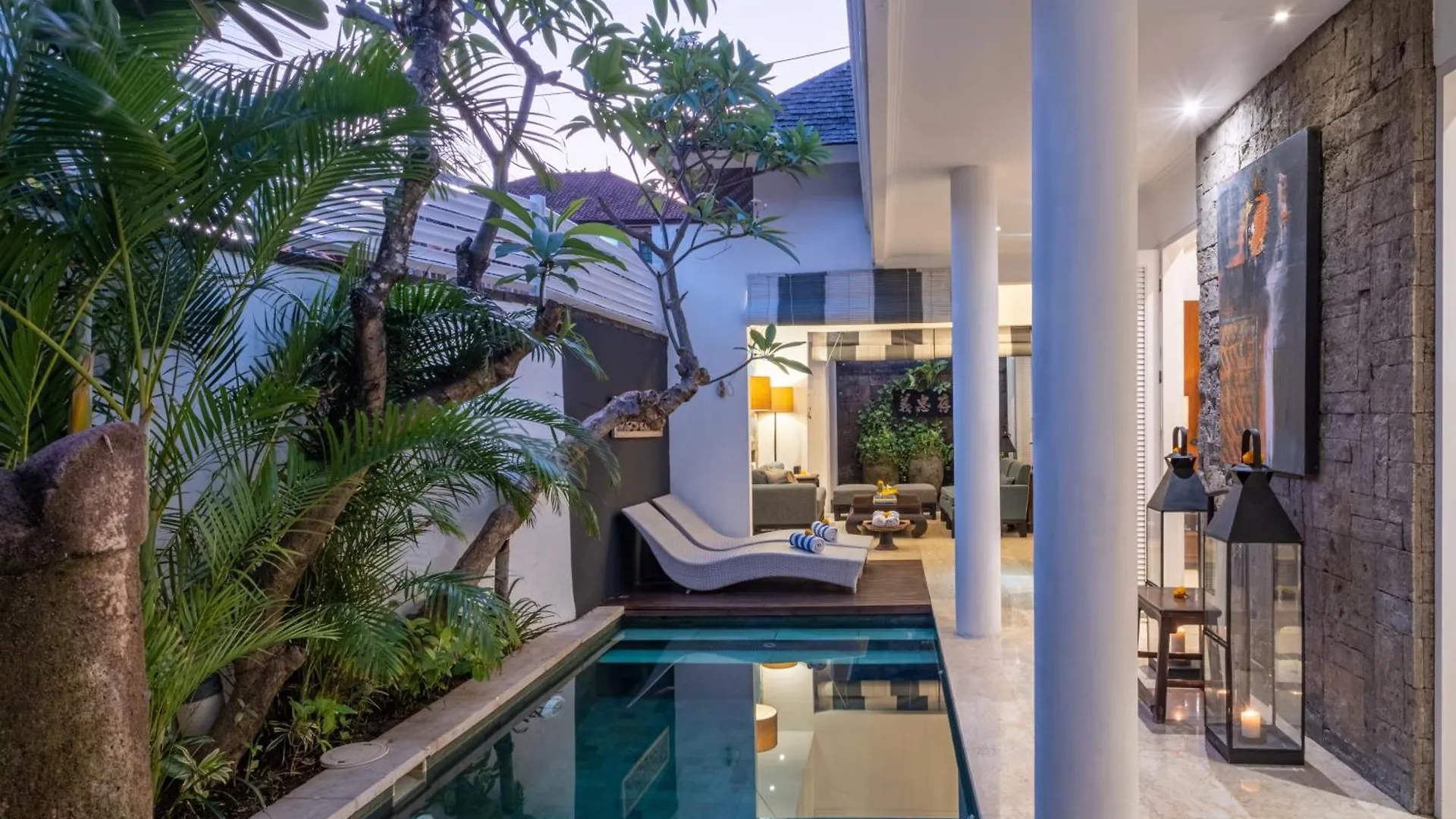 Vila Mosan House - Unique Art-Filled Gem In Perfect Location A Short Walk From The Beach Or Seminyak Square Including Ac Office For Remote Working