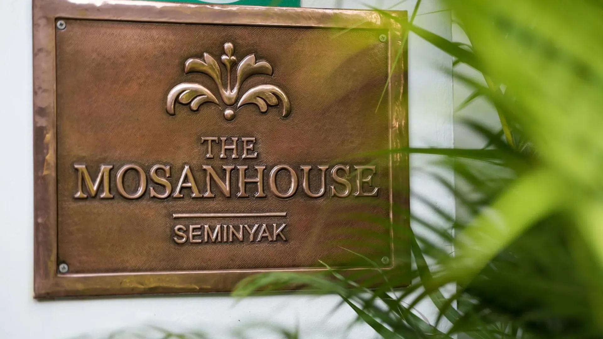 Mosan House - Unique Art-Filled Gem In Perfect Location A Short Walk From The Beach Or Seminyak Square Including Ac Office For Remote Working 0*,