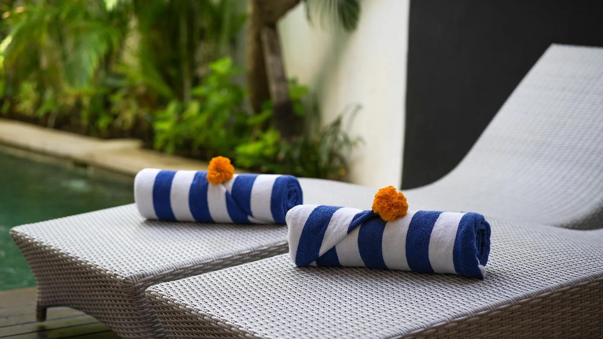 Mosan House - Unique Art-Filled Gem In Perfect Location A Short Walk From The Beach Or Seminyak Square Including Ac Office For Remote Working 0*,  Indonésie
